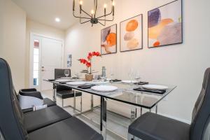 New Vacay Home 5BD 5BA - 5 miles to Disney