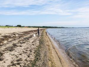 10 person holiday home in Løgstør-By Traum