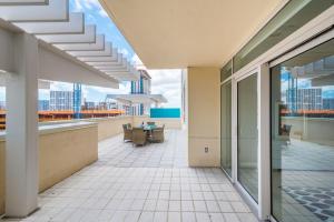 4 BDR Sweeping Bayfront Elegance