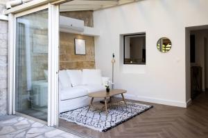 La Tour Napoléonienne et son Jacuzzi