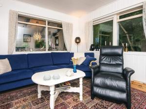 Nature Cottage with Terrace by Gudena