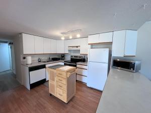 Waterfront, Mountainview House in Castlegar