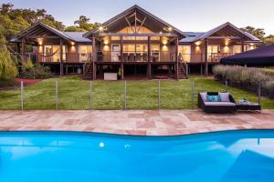 Sky View - Elevated Estate with Resort-Style Pool