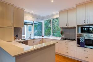 Sky View - Elevated Estate with Resort-Style Pool