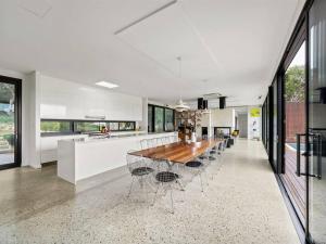 Sophies Vineyard - Sprawling Scenery with Pool