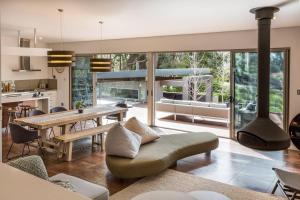 Sunrise Tranquillity - Luxe Retreat with Heated Spa