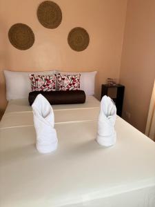 5 Bedrooms Beach House