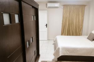 Family-Friendly 2BR Apt-Rehab Center