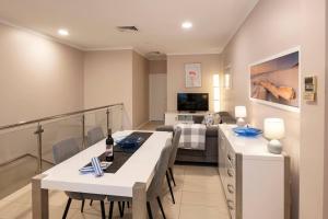 Surfside 3A - Vibrant Yallingup Beachfront Living