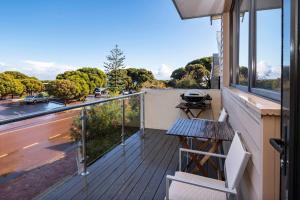 Surfside 3A - Vibrant Yallingup Beachfront Living