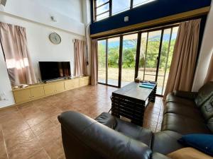 川平湾から車で10分シアター付きシークレットシーサー