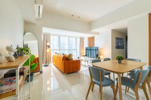 Designer 3BR w Pool - Uptown Mall & High Street