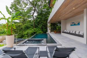 NEW Modern 6BR, Pool, Walk 2 Beach, Sleeps 20