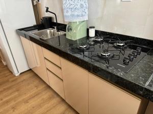 Novo, decorado e perto de tudo