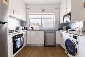 Beach Stayz Semaphore Three Bedroom Apartment