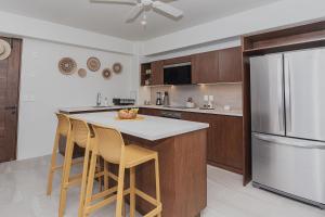 Brand New Condo near beach