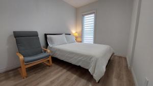 River & Mountain View 2BR Apartment Private Parking