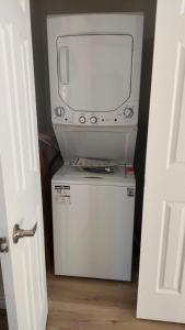 River & Mountain View 2BR Apartment Private Parking