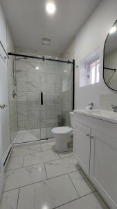 River & Mountain View 2BR Apartment Private Parking