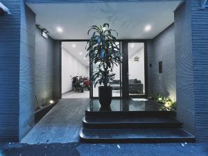 Hanoi Home 4 - Cheap price 2 bedroom Apartment near West lake