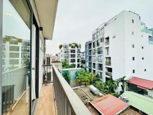 Hanoi Home 4 - Cheap price 2 bedroom Apartment near West lake