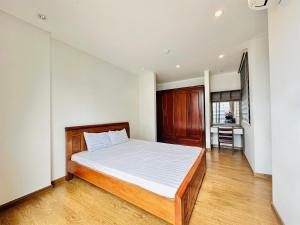 Hanoi Home 4 - Cheap price 2 bedroom Apartment near West lake