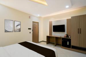 Super Townhouse Oak Premier Raidurg Biodiversity Park