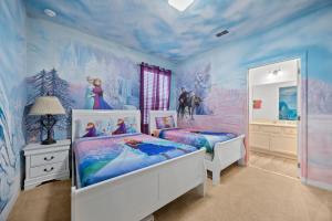 Luxury 13 Bedroom Disney Villa Pool SPA Game Room WI-FI villa