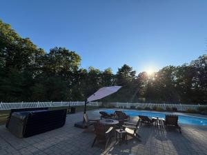 9 Bedroom Saratoga Home With In-Ground Heated Pool, HotTub, Firepit, Gourmet Kitchen, Private Office Space On 10 Acres