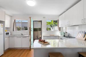 Sunny Shores Escape - Breezy Days near Surf Beaches