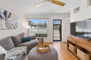 Sunny Shores Escape - Breezy Days near Surf Beaches