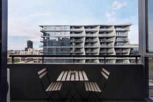 The Albert Edge - Relaxed Lakeside Escape with Gym