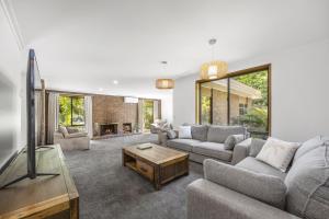 Poolside Palms Oasis