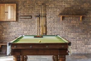 Poolside Palms Oasis