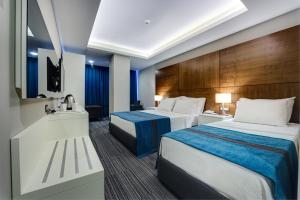 Superior Triple Room room in The Menord Hotel