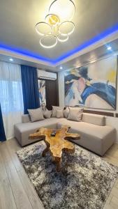 CoZerenity Stays - Premium two-bedroom Condo