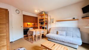 Résidence Andromede - Studio agréable avec casier à ski · Proche des pistes · Balcon MAE-4274