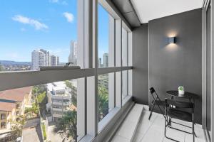 The Jewel • Stylish 6th-Floor Apartment + Parking