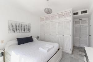 Expoholidays - Puerto Aguadulce (Av Carlos III 432 3ºI)