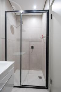 The Rose 303: City Centre Studio Apartment