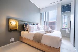 The Rose 303: City Centre Studio Apartment