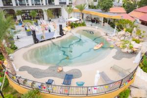 MAREMONTI Luxury 5 Star Hotel