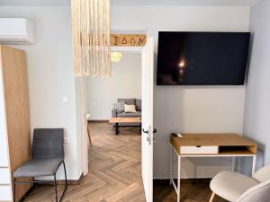 Amfitriti 30meter to beach, 6min Old Town, 2BD 4PL