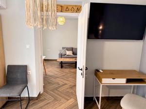 Amfitriti 30meter to beach, 6min Old Town, 2BD 4PL