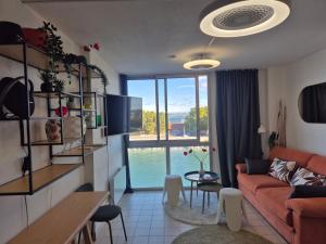 Le Pavois dOr, studio rénové avec goût, Superbe Vue, Proximité Gare et Centre, Climatisation