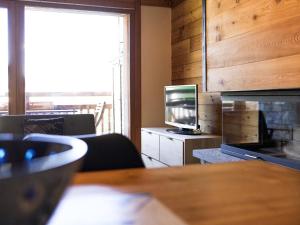 Apt 102, Les Chalets du Chaberton, pied de pistes et Spa