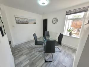Ipswich 2-Bed Home Near Marina & Town - Free Parking