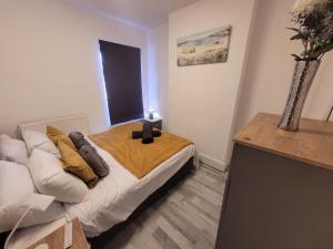 Ipswich 2-Bed Home Near Marina & Town - Free Parking