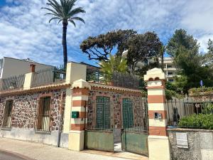 32m2 petite maison au bord de leau avec terrasse