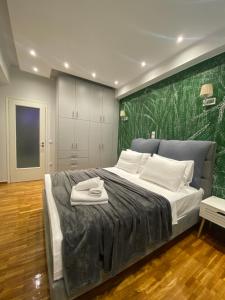 Golden Nest Apartment